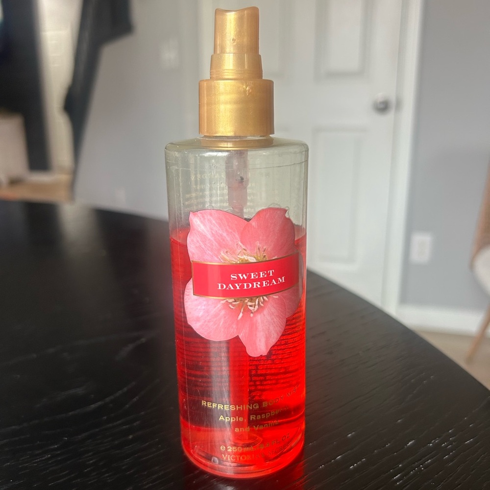 Victoria’s Secret Sweet Daydream Discontinued 2000s Secret Garden Collection